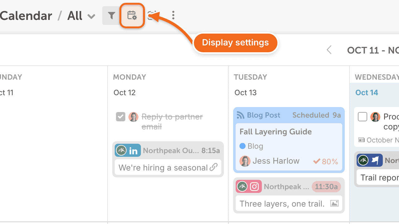 The Display Settings icon next to the calendar view name, which opens the calendar's display settings.